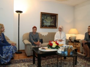 Emine Erdoğan Saraybosna’da Aliya İzzetbegoviç Vakfı’nı ziyaret etti