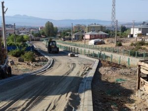 Bingöl Belediyesi üstyapı çalışmalarını sürdürüyor