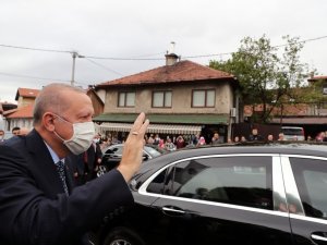 Cumhurbaşkanı Erdoğan, Aliya İzzetbegoviç’in kabrini ziyaret etti