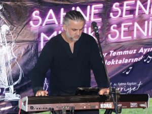 ‘Sahne Senin, Müzik Senin’ ile gençler akşamın tadını çıkardı