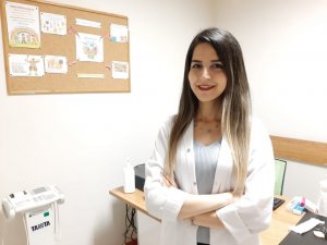 Diyetisyen Öksüz: "Bebek sağlığı için ilk 6 ay anne sütü çok önemli"