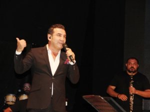 Ferhat Göçer 20 yıl sonra aynı sahneye çıktı