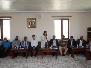 Şahin, kırsal mahallelerde yenilenen yol çalışmalarını inceledi