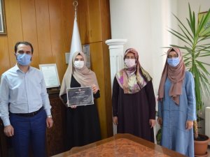 Tavşanlı’da dereceye giren Kız Kur’an Kursu öğrencileri ödüllendirildi