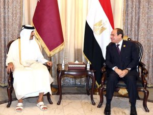 Katar Emiri Şeyh Temim, Bağdat’ta Mısır Cumhurbaşkanı Sisi ile görüştü
