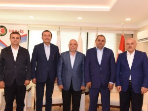 HAK-İŞ: "Bu büyük zafer, tarihe gömülmek istenen bir milletin küllerinden doğuşunun göstergesidir"