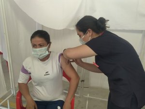 Hisarcık pazar yerinde Covid-19 aşı standı kuruldu