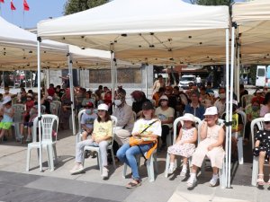 Anıtpark’ta tiyatro keyfi