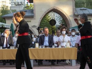 Başkan Seçer, Mersin Cemevinde aşure etkinliğine katıldı