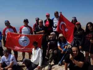 30 Ağustos Zafer Bayramında Berit Dağına zafer tırmanışı