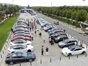 Maltepe’de elektrikli otomobillerden ‘sessiz’ 30 Ağustos konvoyu