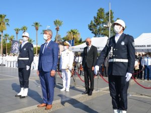 Marmaris’te ’30 Ağustos Zafer Bayramı’ kutlamaları çelenk sunma töreni ile başladı