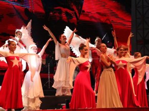 Başkent 30 Ağustos Zafer Bayramı’nda ‘Kırmızı Beyaz’a büründü