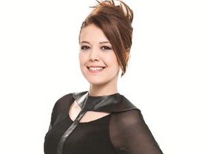 Popstar Habibe Büyülüyor