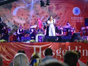 Tuzla’da 30 Ağustos Zafer Bayramı coşkusu Aslı Hünel ile yaşandı