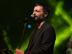 Bilecik’te binlerce kişi Mehmet Erdem konserinde coştu