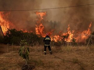 Yunanistan’da orman yangınları kabineyi değiştirdi