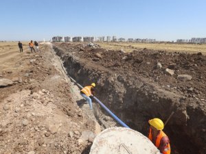 Kayapınar’a yeni içme suyu hattı döşeniyor