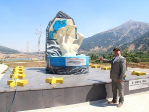 Çerkes sürgünü anıtına ziyaretçi ilgisi