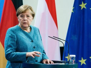 Merkel: “Afganistan’da Almanya’ya tahliye hakkına sahip 10 bin ila 40 bin Afgan bulunuyor”