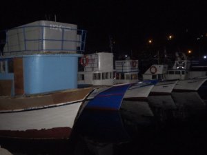 Kırklarelili balıkçılar denize açılmak için gün doğumunu bekliyor