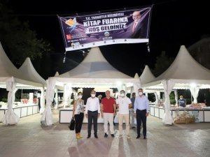 Turgutlu Belediyesinin Kitap Fuarına yoğun ilgi
