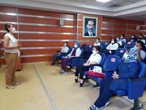Kütahya’da hemşire adayları yüz yüze eğitime başladı
