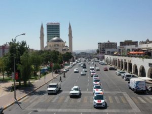 Şanlıurfa’da zabıta ekipleri sirenler eşliğinde şehir turu yaptı