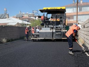 Van Büyükşehir Belediyesi asfalt çalışmalarını sürdürüyor