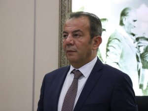 Bolu’da, AK Parti’li meclis üyeleri salonu terk ederek Özcan’ı protesto etti