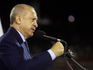 Cumhurbaşkanı Erdoğan: “Bu milleti millet yapan zaferleri yarıştırmak kimsenin haddi değil”