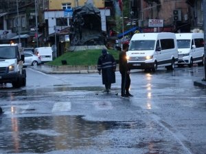 Zonguldak’ta şiddetli yağış etkili oldu, yollar göle döndü