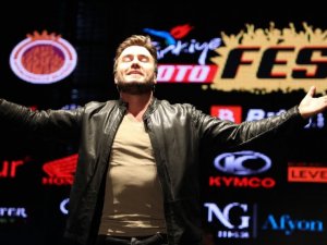 MotoFest Afyonkarahisar heyecanı Mustafa Ceceli konseri ile başladı