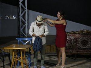 Kaleiçi’nde bulunan amfi tiyatro ‘Ferhat ile Sharon’a ev sahipliği yaptı