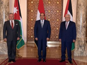 Mısır, Ürdün ve Filistin liderleri arasında üçlü zirve başladı