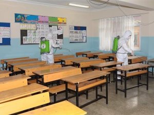 Gaziosmanpaşa’daki okullarda temizlik çalışmaları gerçekleştirildi