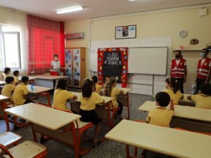 Alanya’da 12 bin dezenfeksiyon kiti okullara dağıtılıyor