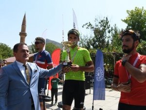 Vali Akbıyık Fotosafari ve Doğa Festivaline katıldı