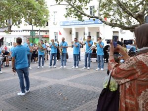 Bursa’nın tarihi mekanlarında müzik sürprizi