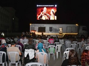 Başkent’te açık hava sinema günleri kaldığı yerden devam ediyor