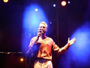 Cem Adrian konserine büyük ilgi