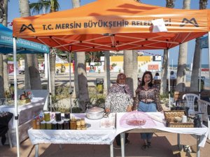 El sanatları ustaları ve kadın üreticiler, büyükşehrin stantlarında buluştu