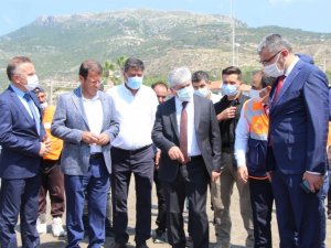 Samandağ sahilindeki petrol sızıntısı Suriye’den geldi