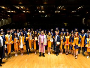 Teknoloji Fakültesi mezunlarını uğurladı