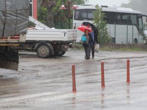 Ayancık’ta kuvvetli yağış: Metrekareye 33 kilo yağmur düştü