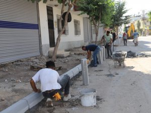 Akdeniz ilçesinde asfalt ve kaldırım çalışmaları sürüyor