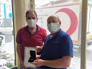 Kızılay’dan Hisarcık’taki kan bağışçılarına madalya