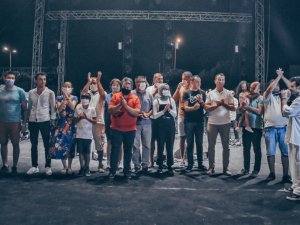 Orman yangınlarına müdahale eden itfaiyeciler Buray konserinde buluştu