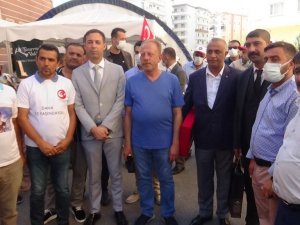 MHP Diyarbakır İl Başkanı Kayaalp, evlat nöbetindeki ailelerle buluştu