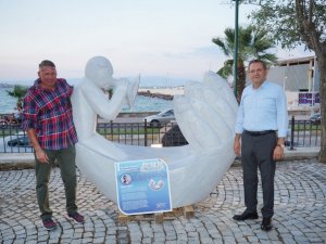 Barış temalı heykeller Ayvalık’ın  en güzel noktalarını süsleyecek